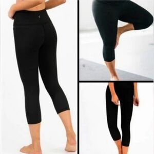 Zyia Active Black Cropped Leggings Size 8–10 High Rise